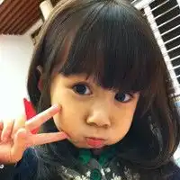  小美女qq头像家里有个小美女