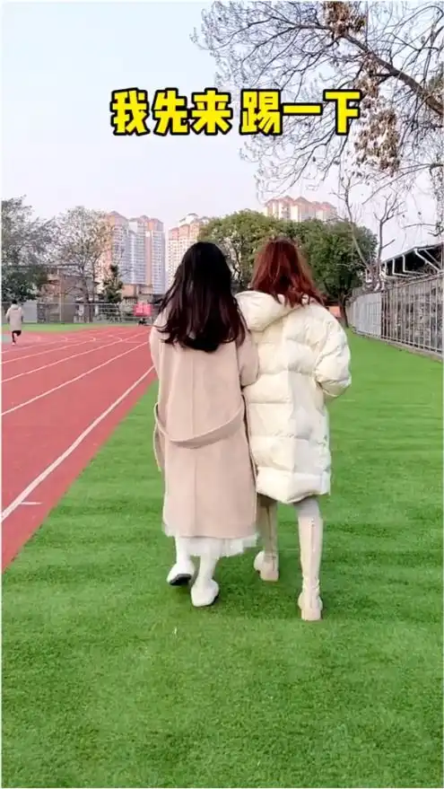  我闺蜜太聪明了吧,没想到还能这么戴口罩,你们学会了吗