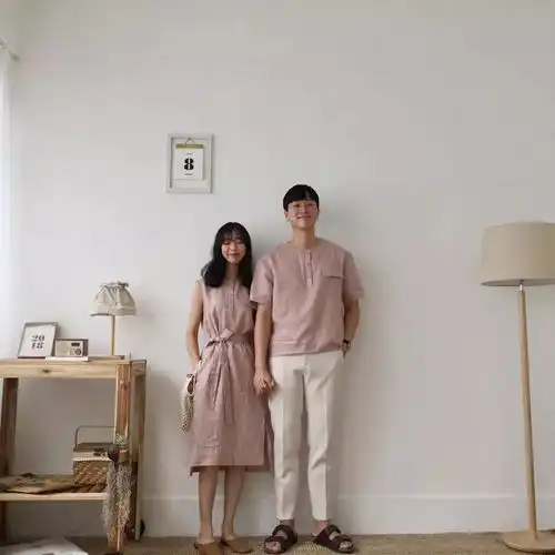  想找个人一起看球,一起穿情侣装
