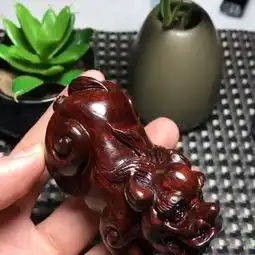  小叶紫檀手把件招财貔貅半手工雕刻吉祥件