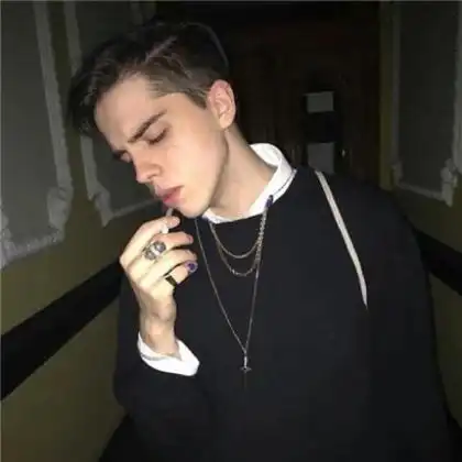  欧美冷淡风男头像,可怕的是为孤单去将就