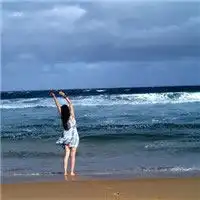  感觉心情不好的欧美女头难以启齿的落魄,那么不堪一击