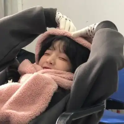 情侣头像奶凶奶气的电梯