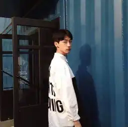  这个男模叫什么名字