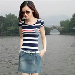  小提琴上面铺的都是花朵图片微信头像图片大全