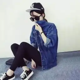  求着张头像的原图手里的玩偶显示的很清楚的