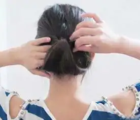  淑女甜美的简单韩式盘发图解