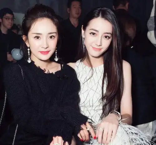  杨幂能捧红一个迪丽热巴,就能捧红第二个,闹解约的人真没眼光