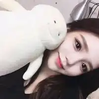  开心大笑的女生头像笑得特别开心的女生头像