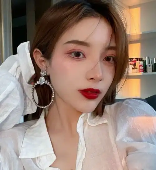  网红整容前啥样子,韩安冉软萌,猫妹妹少女感,小猪先生反差很大