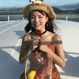  女生头像你若白纱落地,我必短裙相依466