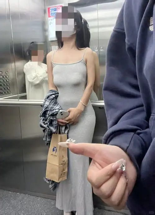  女家长戴口罩私会男补课老师,打扮如少女,一周来我们宾馆好几次