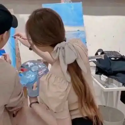  一对两张巨甜的恋人头像