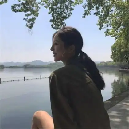  最漂亮的海边头像,迷人风景加上好看的美女