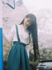  武大女神赏樱写真爆红清新文艺范力压奶茶妹