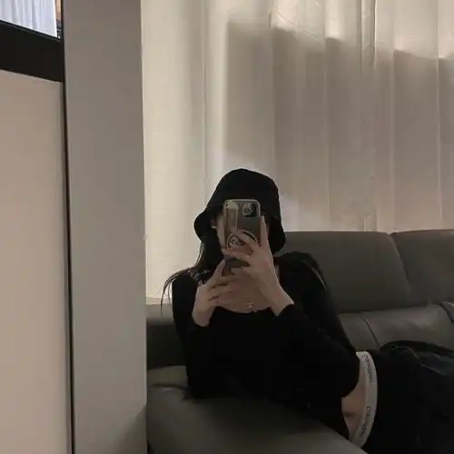  真人女生头像少女心事最迷人,千山万水,抵不过微微一瞥