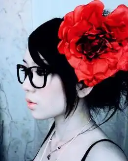  求好看的qq头像女生的