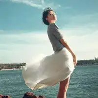  清新唯美女生qq头像你眼似深海却不为我蓝