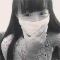 女生头像戴口罩 冷酷报