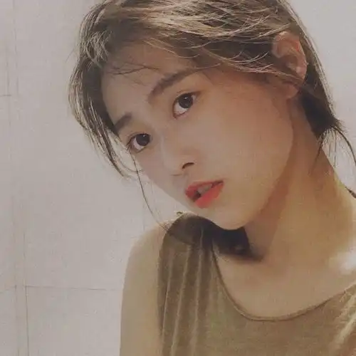  阳光女生头像不管多煎熬,人生都要眉眼带笑