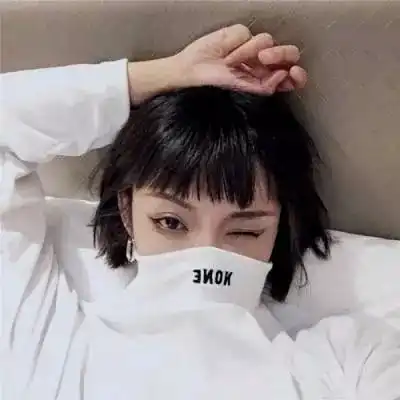  男女头像半冷半酷半成熟