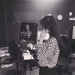 微信头像女真人高冷背影