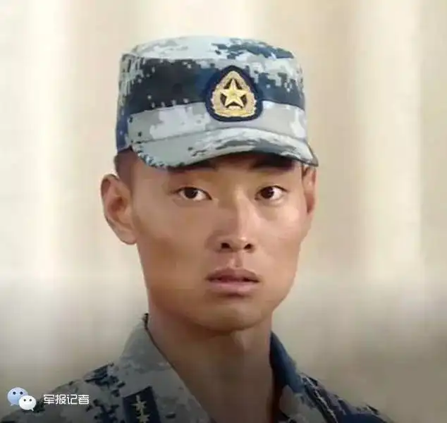  萌漫帅哭真正男子汉教官表情包已上线