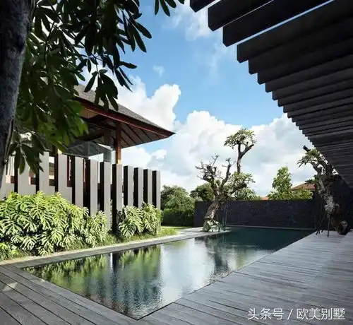  印尼,一座在丘陵上的景观式私人别墅,木质设计,超艺术感