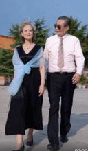  抖音银发闺蜜团爆火,穿旗袍走猫步,拒绝包办婚姻,如今频频霸占热搜