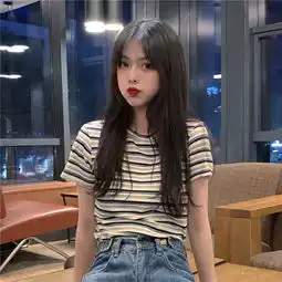  条纹蝴蝶结短袖t恤