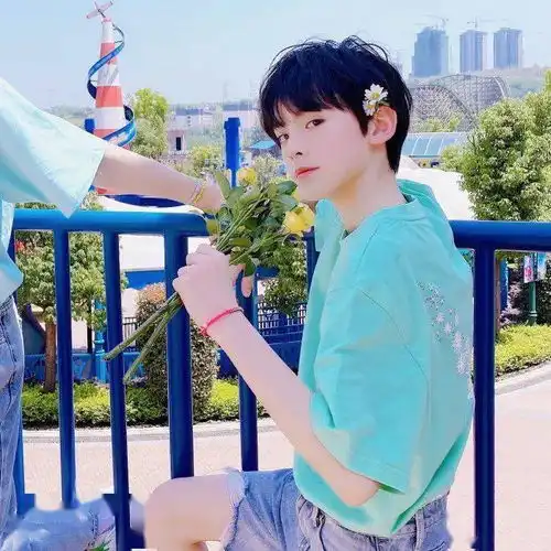  精选女生男生真人头像