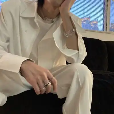  2024最流行的小众干净男生头像真人合集