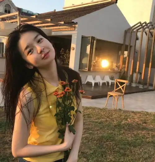 女生头像ins高级质感夏
