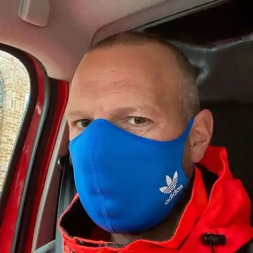  adidas口罩发售火爆三叶草推新配色口罩,官网开启发售