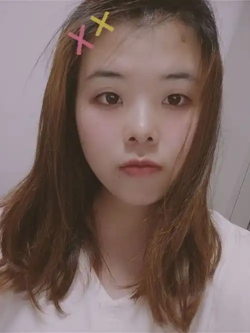  麻城相亲96年贤惠大方的美女,期待遇到心动的那个他
