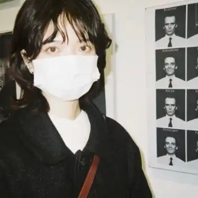  ins好运招财女头
