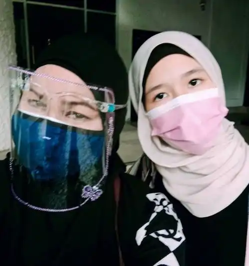  又一位演员因新冠去世病发前未戴口罩与人聚会,子女请求原谅