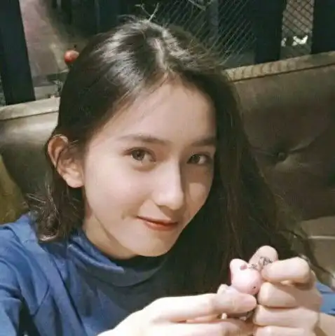  女生脸上有这3处凸起,稳稳的桃花脸,天生的美人坯子