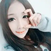  时尚可爱女生头像月光下微微旳浅笑