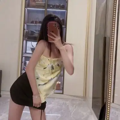  2024年超火的网图头像女生真人大全