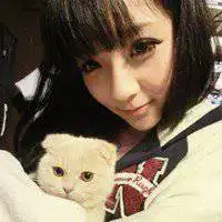  女生头像抱着猫咪霸气微信头像图片大全
