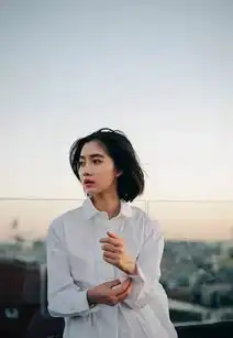  俏皮卷短发多了一丝优雅小女人味道