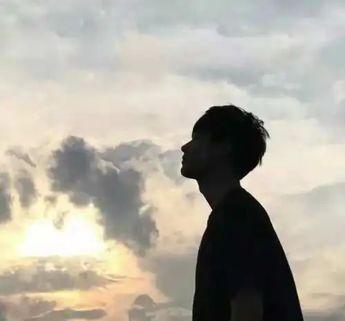 最吸引人的背影头像男
