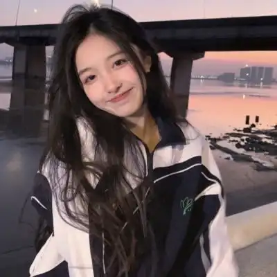 30岁女生微信头像简约气