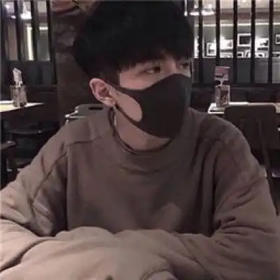  头像男伤感真人男生头像伤感孤独