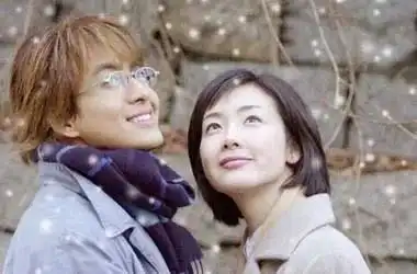  42岁韩国第一美女嫁人婚礼照片公开,神秘新郎只露背影不露脸