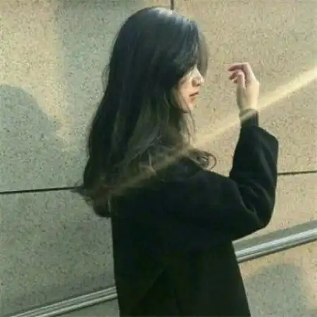  好看冷酷女生头像,女生头像霸气超拽好看真人