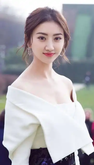  家世成谜传闻不止的景甜,从煤老板到万达小妈,她真有这么神秘吗