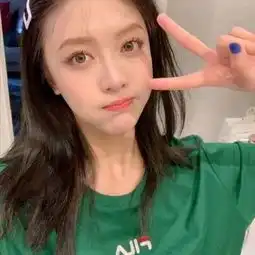 女生侧脸仙气长发头像