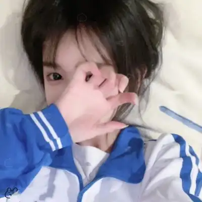  陈翊ins唯美女生头像